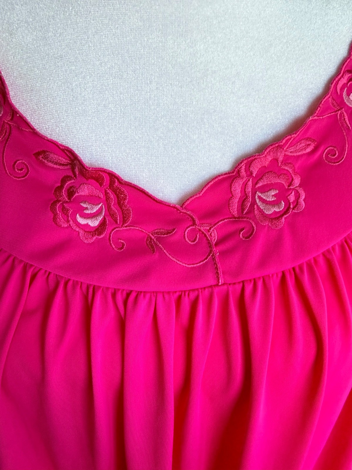 Vintage Miss Elaine Hot Pink Nylon Tricot Nightgown Womens Sleeveless Lace Maxi