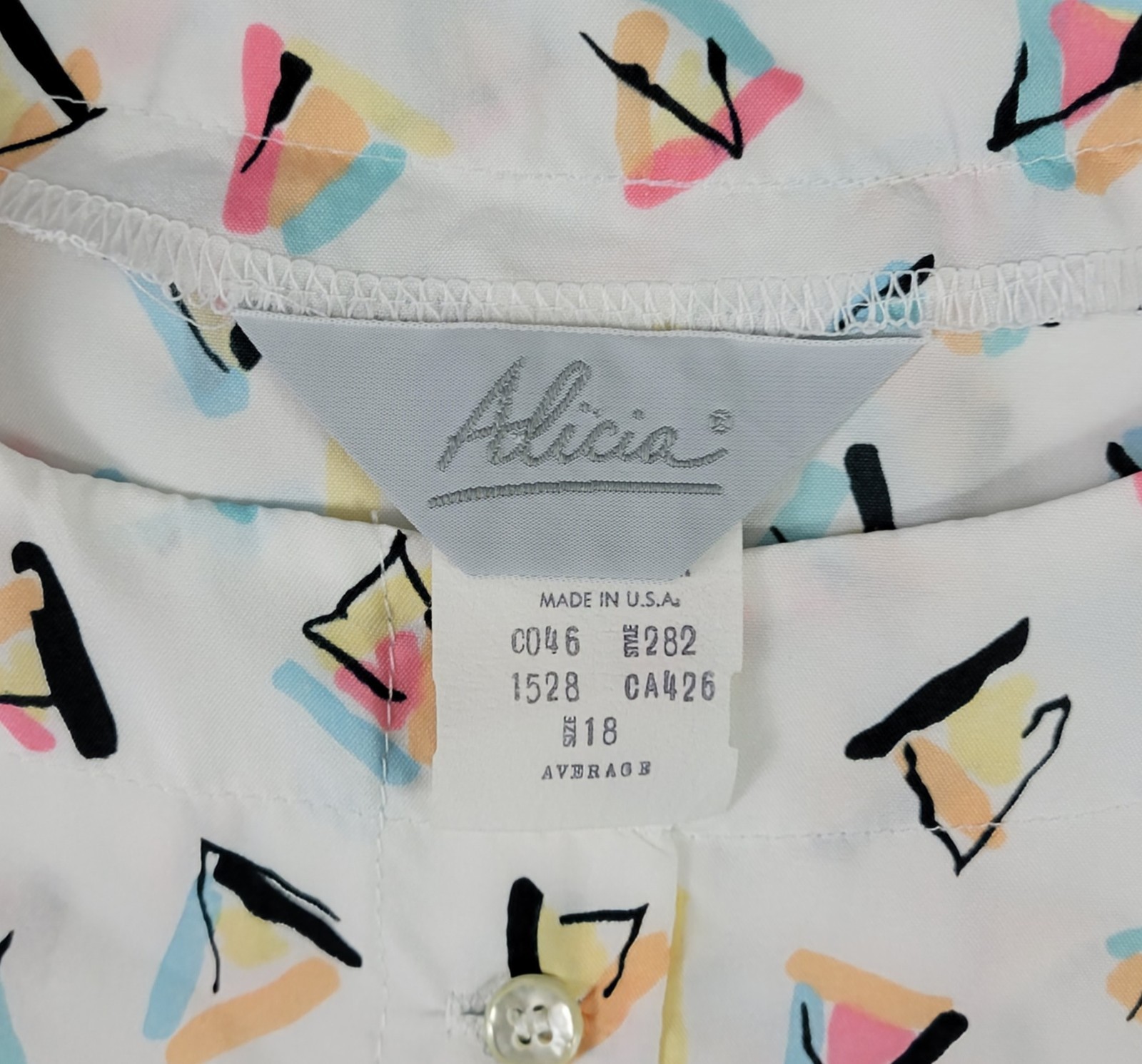 Vintage Alicia S/S Collarless White Blouse w Pastel Triangle Print Size 18
