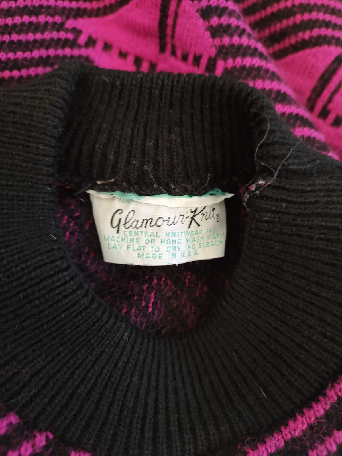 80s Vintage Sweater Glamour Knits Pullover Black Hot Pink Fuchsia Geo USA Made L