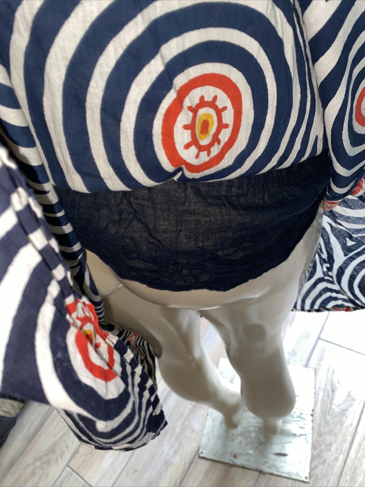 VTG PSYCHEDELIC B/W SWIRLS EMPIRE ELASTIC WAIST JEWELS NECKLINE DRESS M ngg