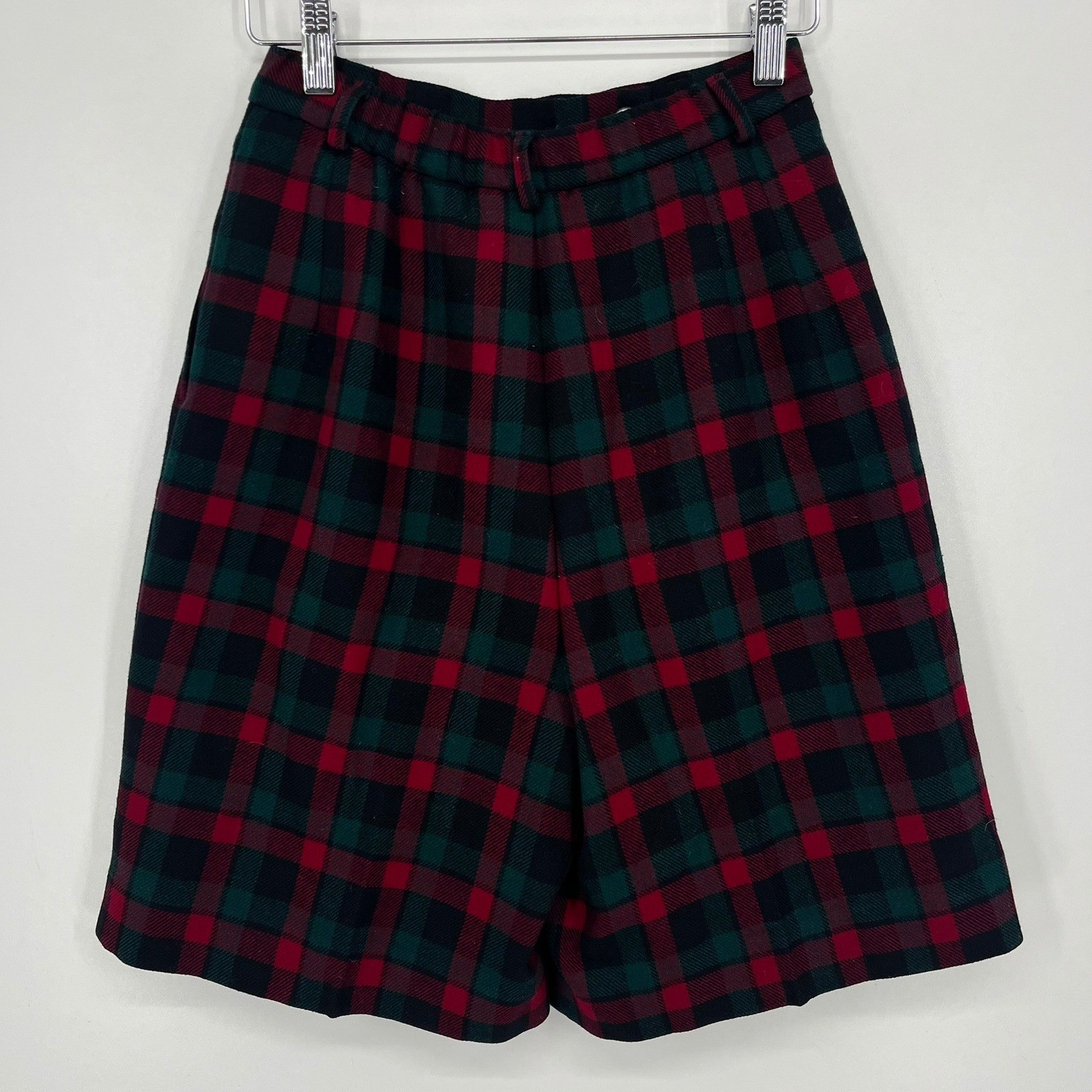 Pendleton Red Green Plaid 100% Virgin Wool High Waisted Pleated Shorts Womens 4