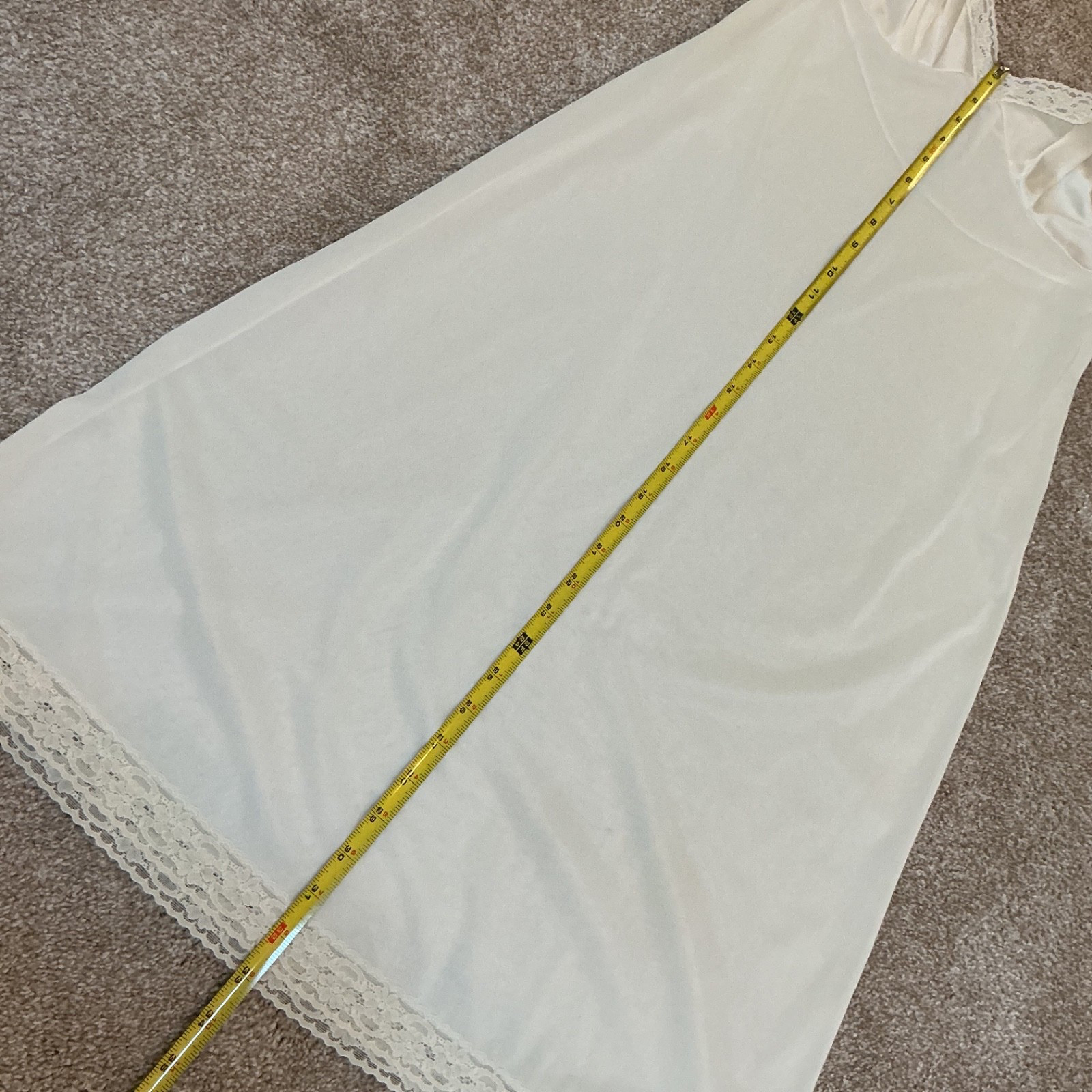 Vanity Fair Nylon & Lace Full Slip Ivory Size 34 T Lingerie Streetwear Vintage