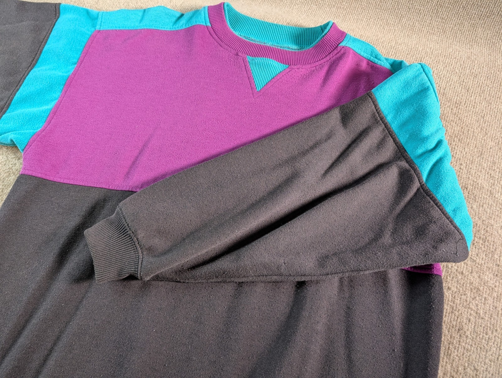 VTG Jordache International Sport Pullover Sweater Large? Black Purple Colorblock