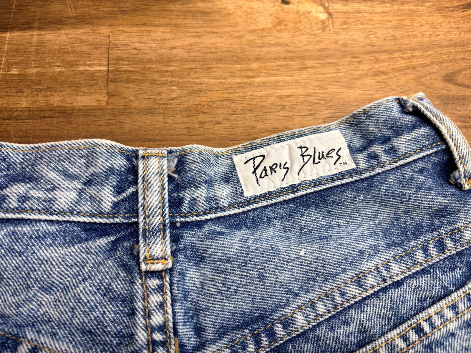 Vintage 80s 90s Women’s High Waisted Denim Light Wash Cuff Shorts Retro Size 9