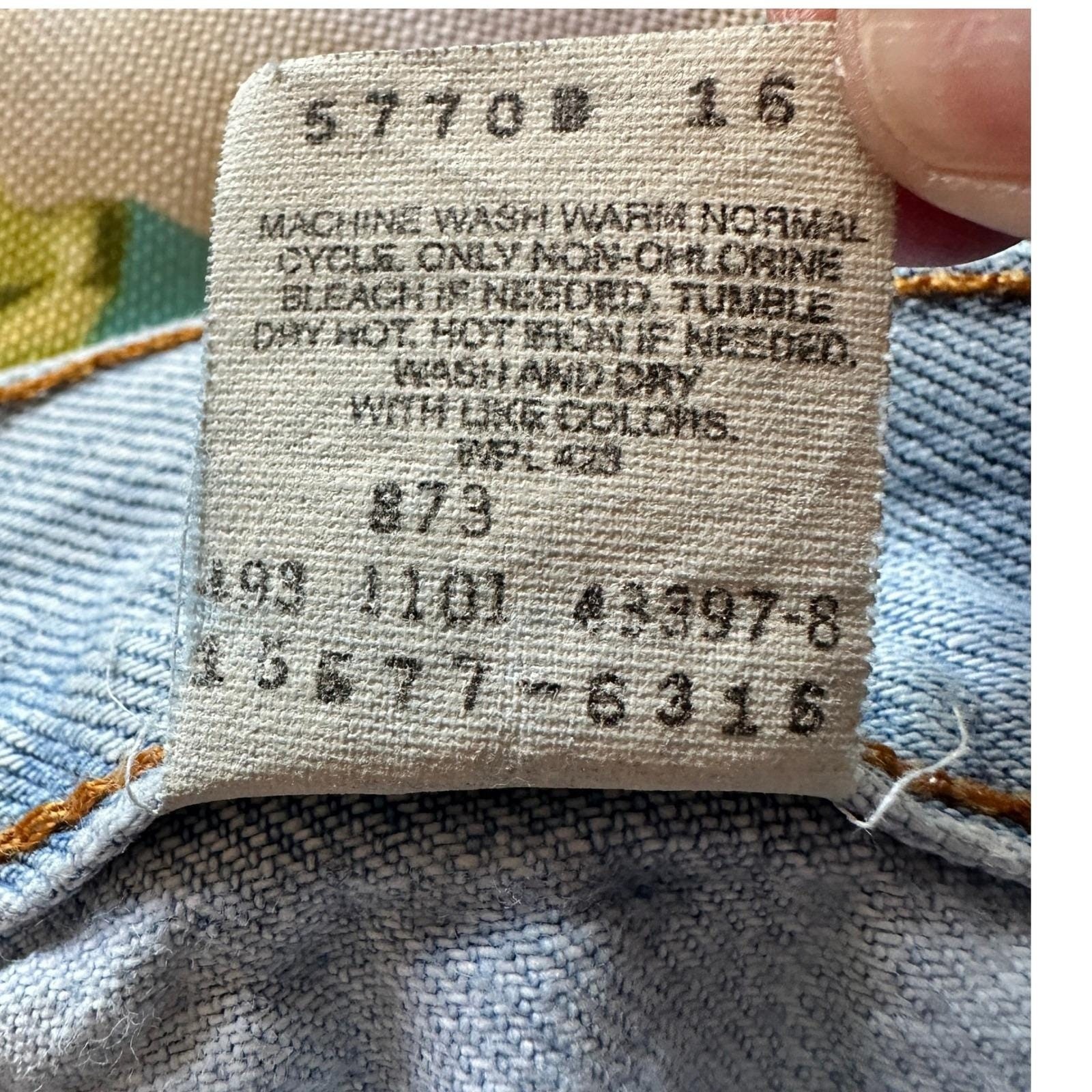 VTG Levis Jeans 577 Womens 10 Light Blue Loose Fit Shamrock Logo’s