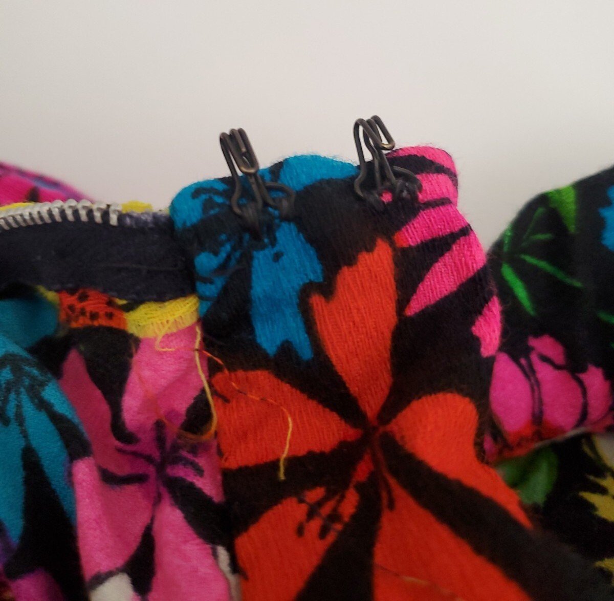 VTG 70s Maxi Dress Womens Short Sleeves Black Colorful Vibrant Floral Zipper