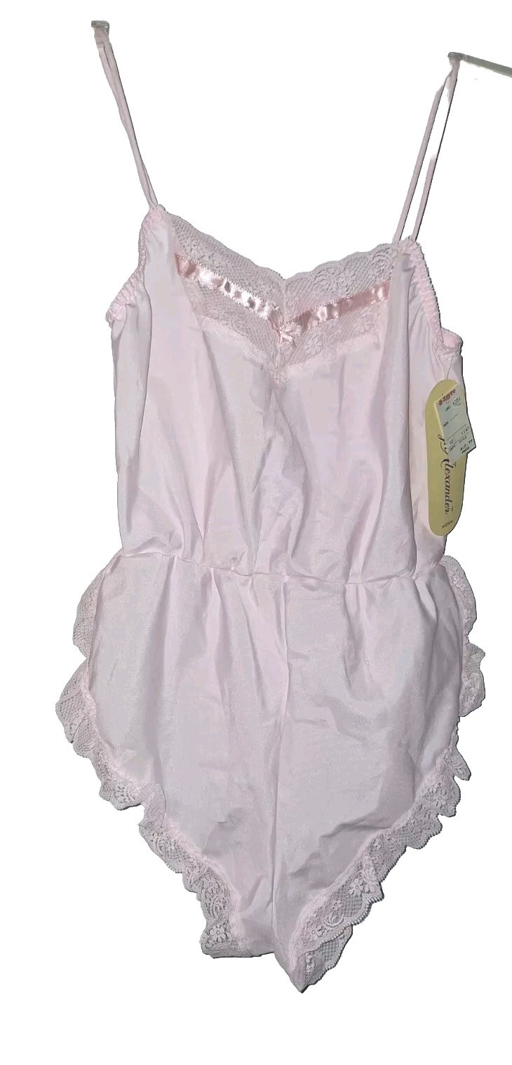 NWT VTG One-Piece Bodysuit Romper Teddy Lingerie Sz M Pastel Pink Lace Sexy