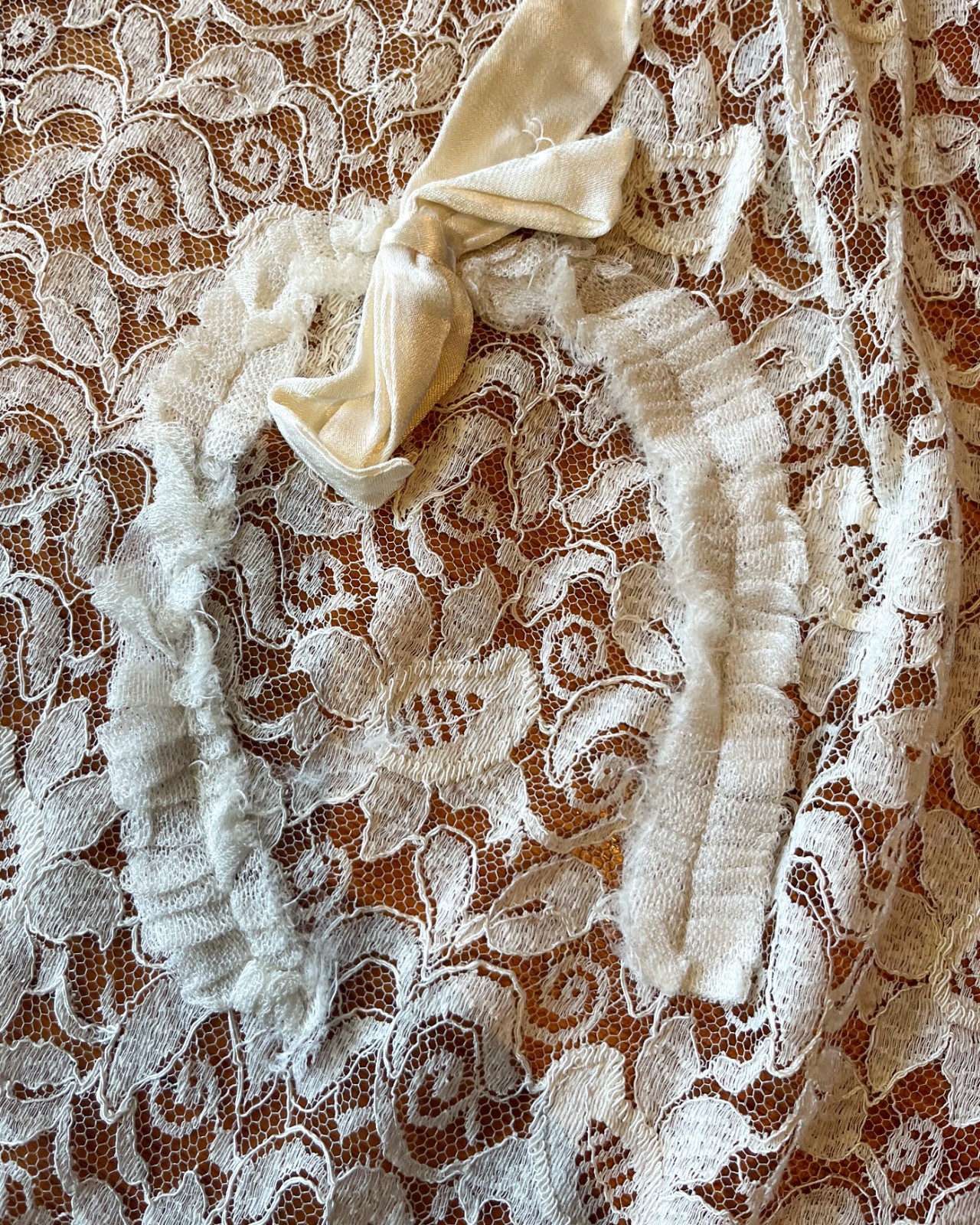 Rare 1930s Sheer Chantilly Lace Wedding Dress Gown – Long Catherdral 2.5m Train