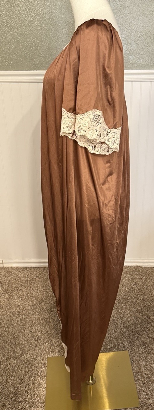 Vintage Jenelle of California Brown Long Robe Lace Size 2XL
