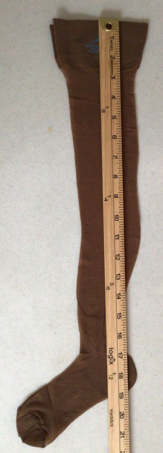 1 Pair Hanes Cantrece Heel Toe Nylon Stockings Pantyhose 9 1/2-10 1/2 Short
