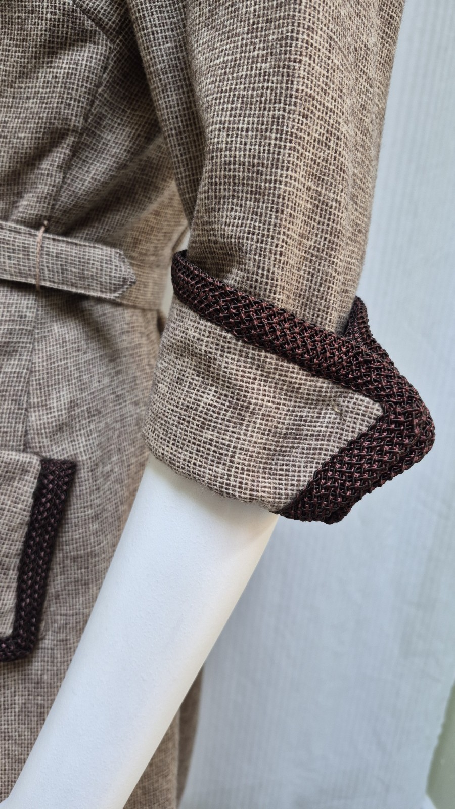 Vintage 1940/50’s Brown Tweed Wrap Dress Coat w/ Belt – Size M