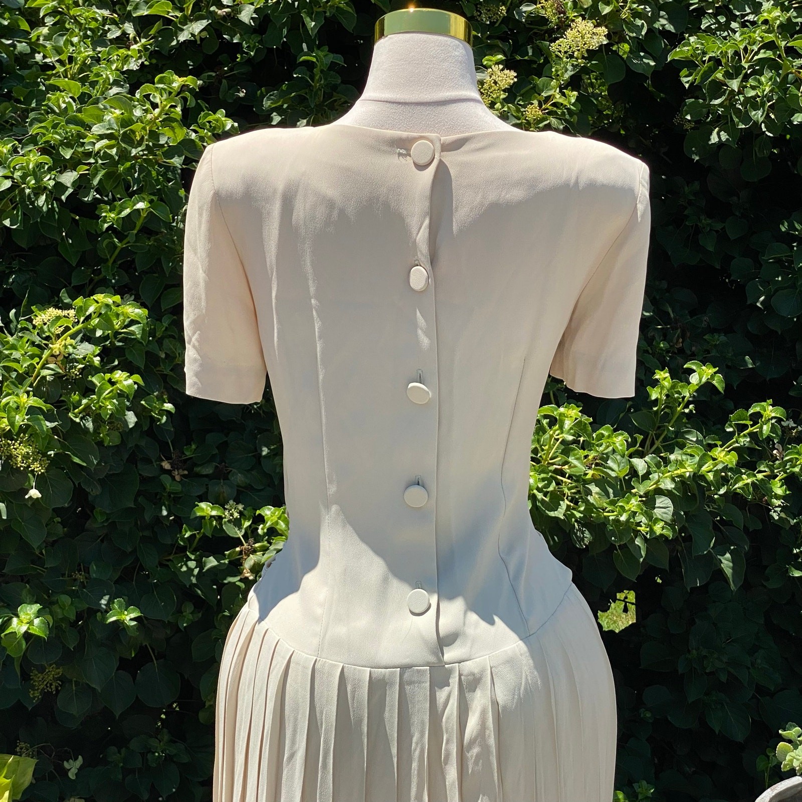 Vintage 90s Donna Ricco New York Pleated Drop Waist Off-White Maxi Dress – 10