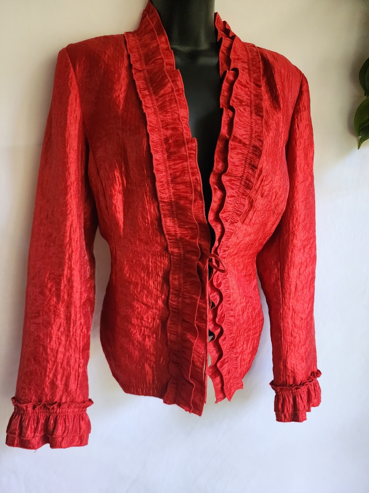 RAFAEL SIZE MEDIUM RED VINTAGE TIE STRAP OVERCOAT 90S RUFFLE RED