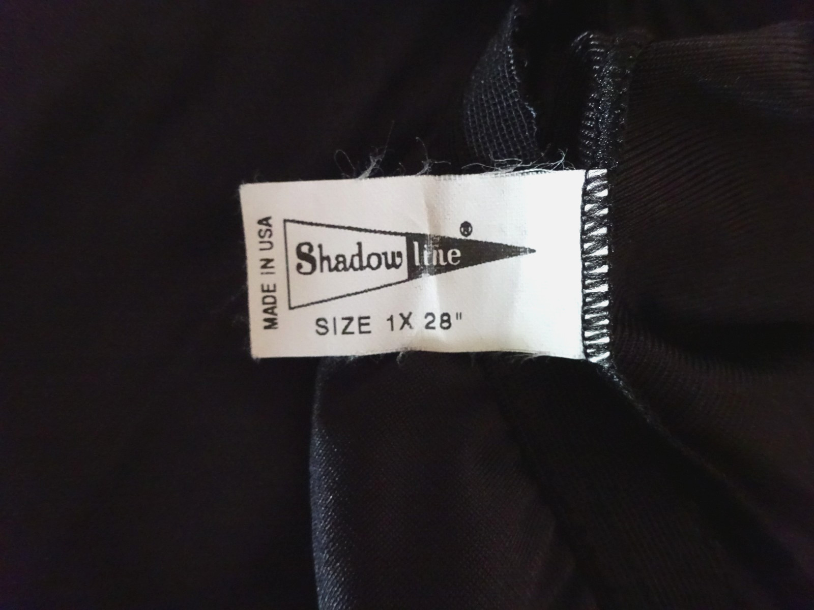VINTAGE SHADOWLINE ALL NYLON BLACK HALF SLIP, LACE HEM & DBL SLITS, SIZE 1X 28″