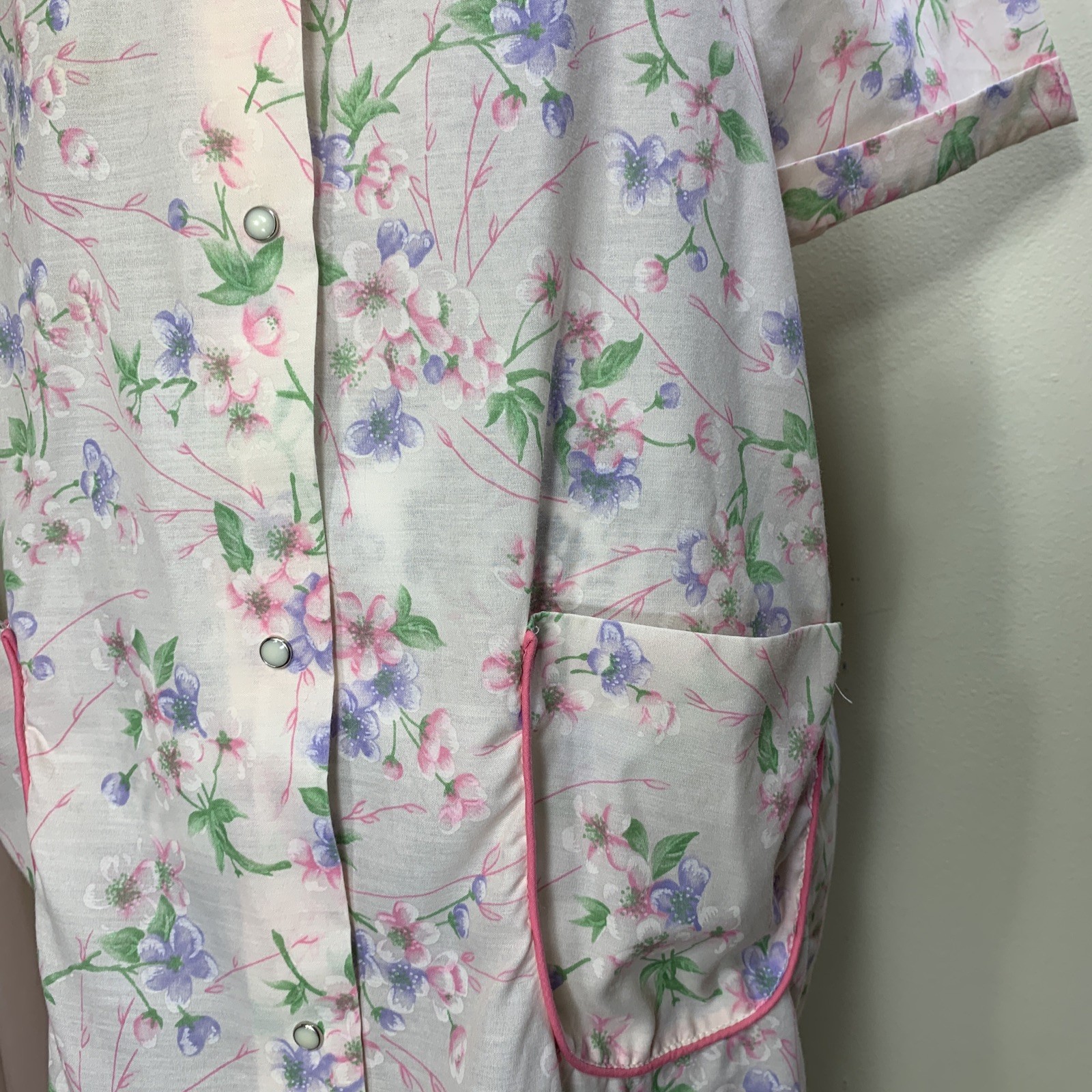 Vintage Women’s Robe Snap Front Duster Size Medium House Dress Lounger Pockets