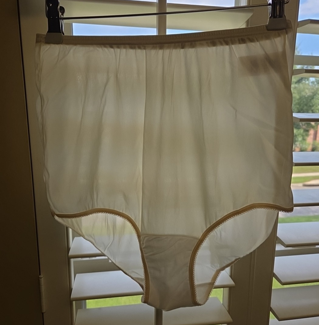 VTG Vanity Fair Panties 6 Side Tag Nylon USA Semi Sheer 9-15-713