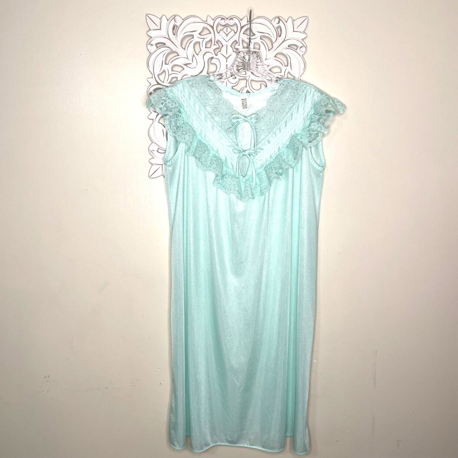 Vintage Nylon Nightgown size MEDIUM Nighty Sleep Wear Lace Front MINT Green USA