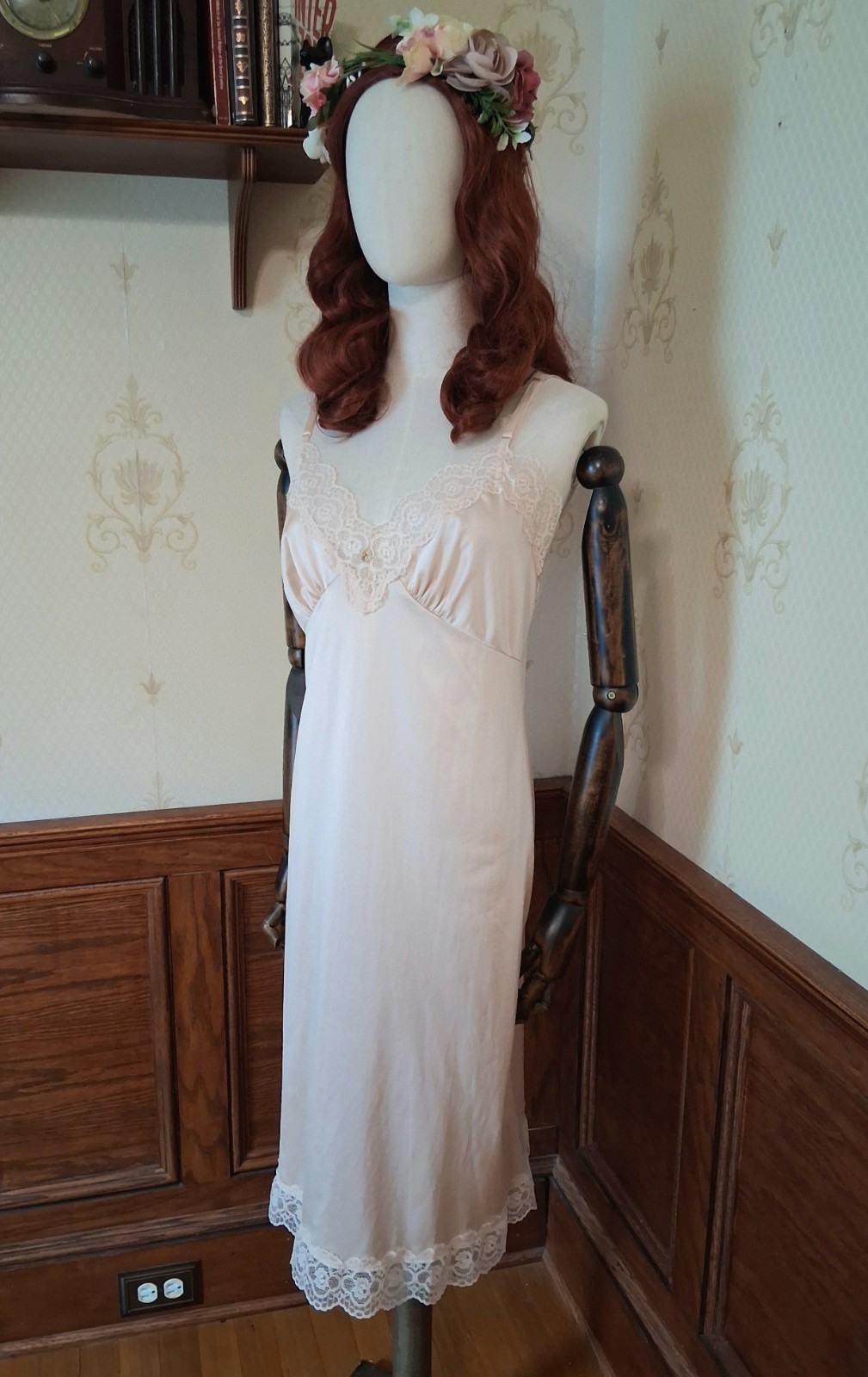 Vintage 1970s 1980s Sliperfection Beige Lacy Cottagecore Balletcore Slip Dress