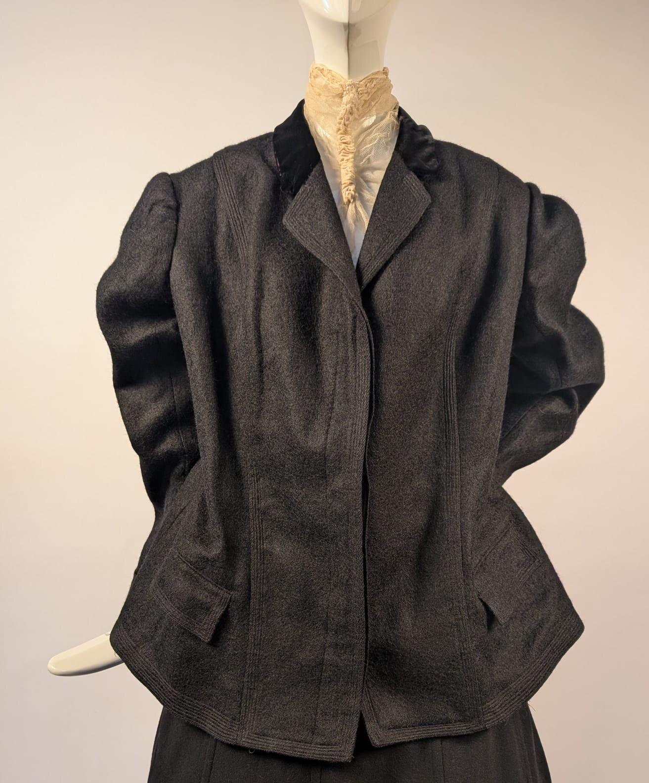 VICTORIAN 1890’S BUSTLE BACK JACKET W PUFF SLEEVES + VELVET COLLAR