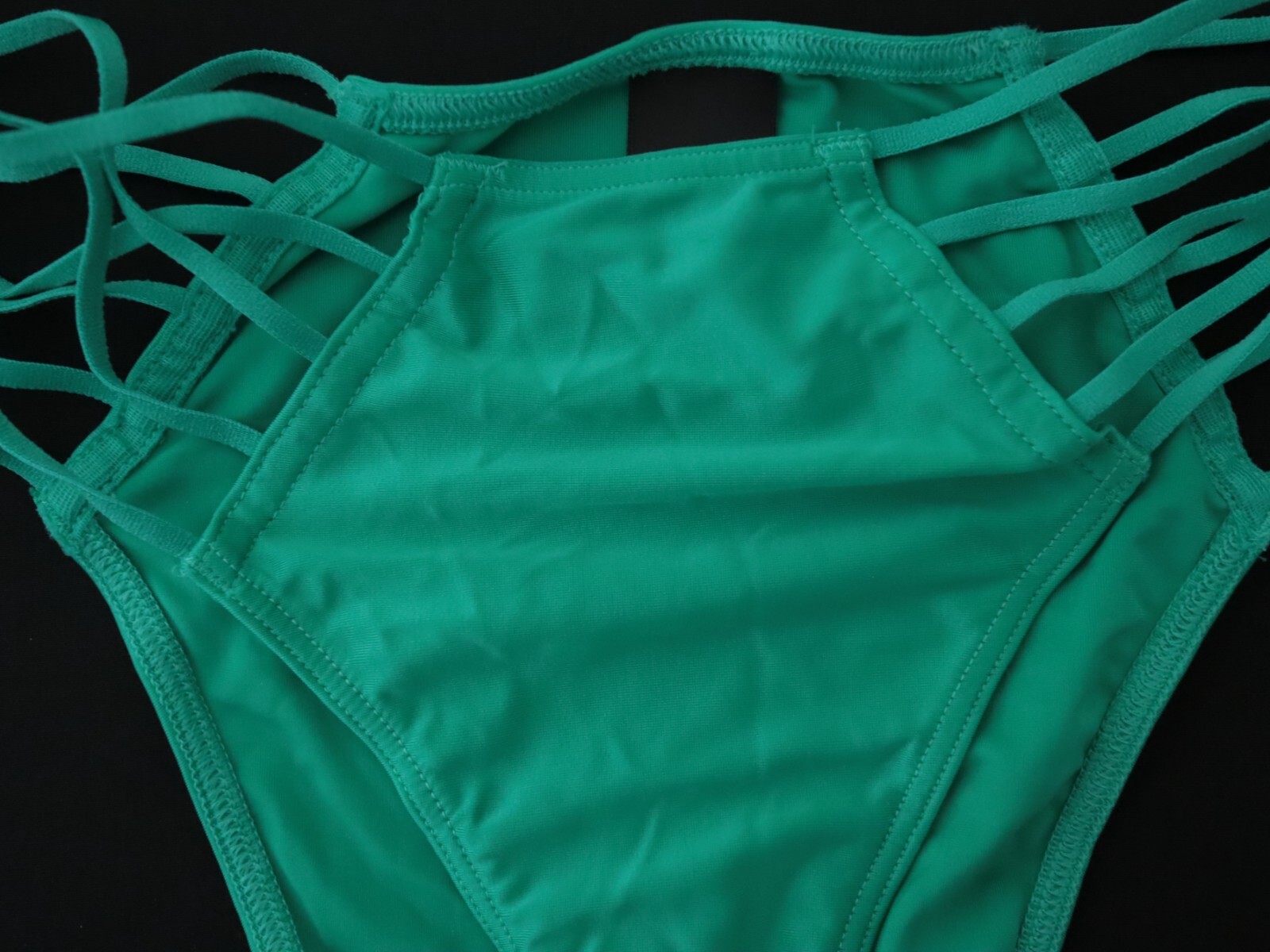 Vintage Victoria’s Secret 2014 Strappy Cheekini Bikini Panties Size MEDIUM