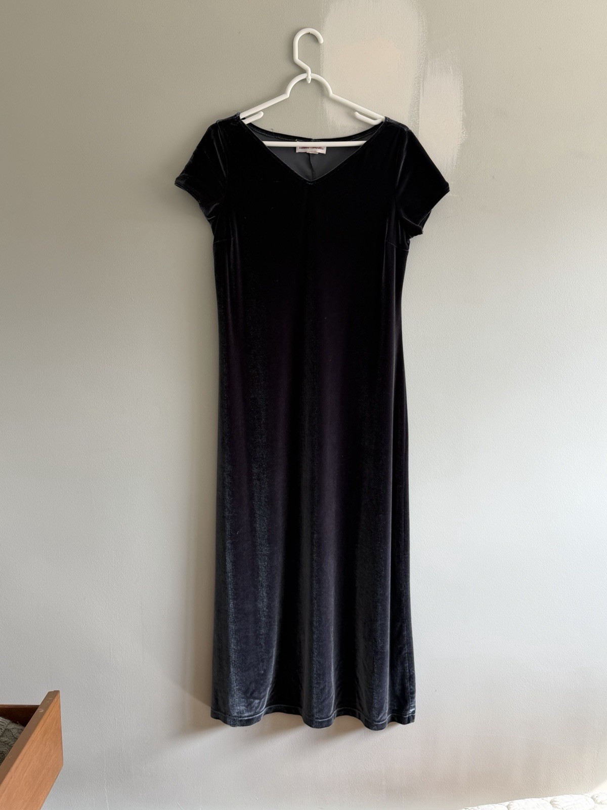 Vintage Maggy London Gray Velvet Dress Short Sleeve Long V Neck