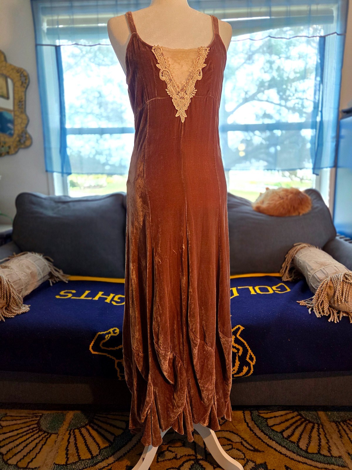 1920s Vintage Brown (Burnout) Velvet Dress – Women’s Small – Excellent Condition