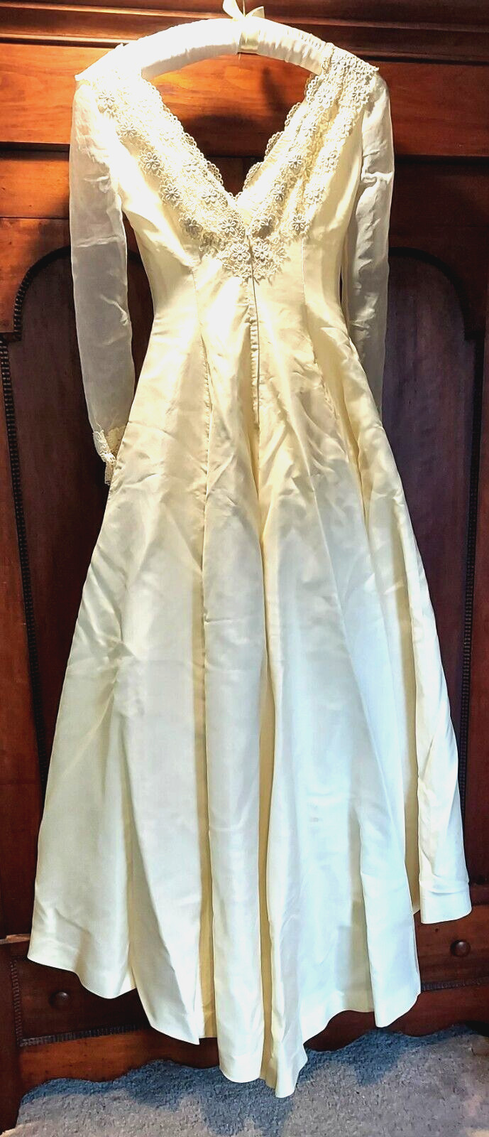 Beautiful Vintage Custom Handmade-Made Wedding Dress with Train – size S