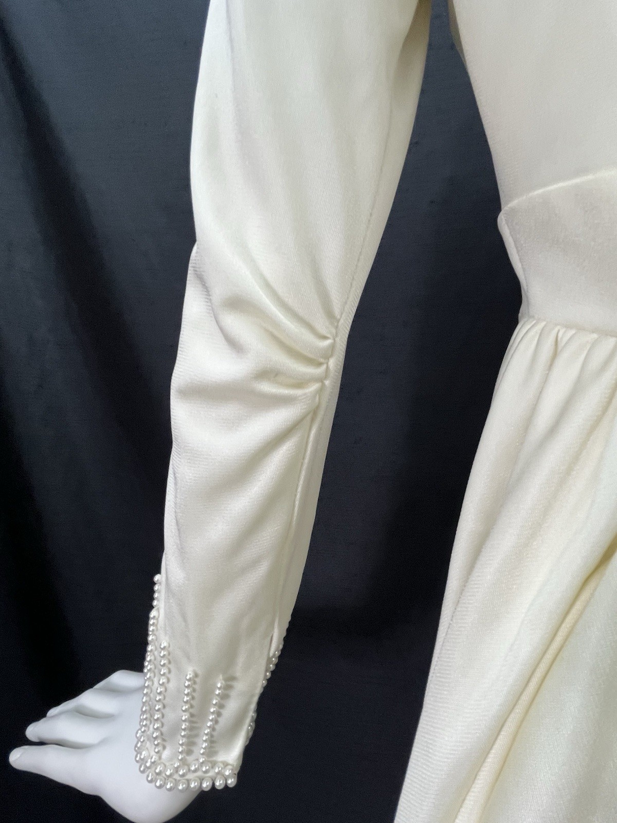 1960s Vintage Handmade Wedding Dress Train Pearls XS Metal Zipper W/ Headband