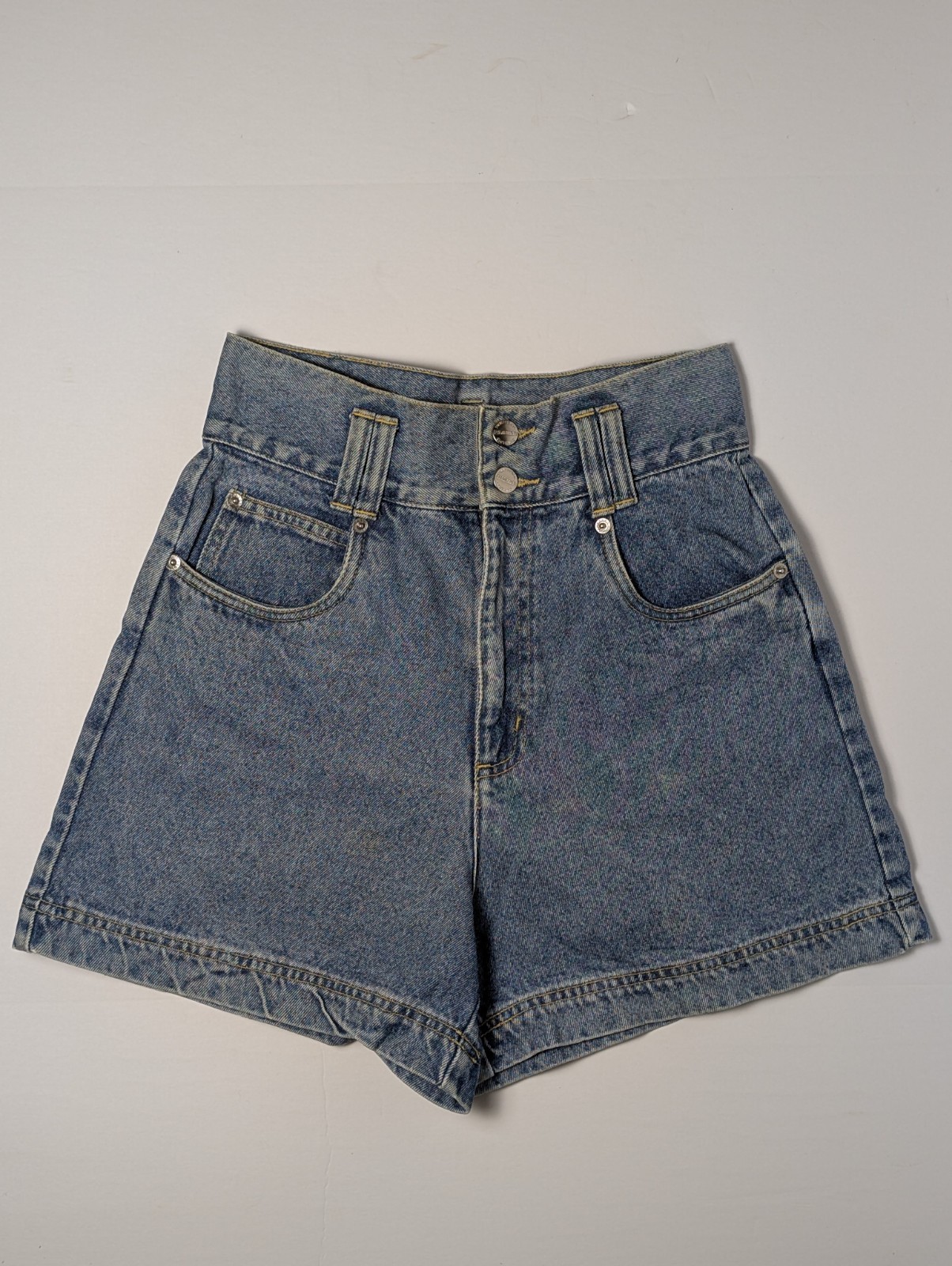 Vtg. 1980s-1990s Women’s Palmetto’s High Waisted Light Wash Denim Shorts Size 9