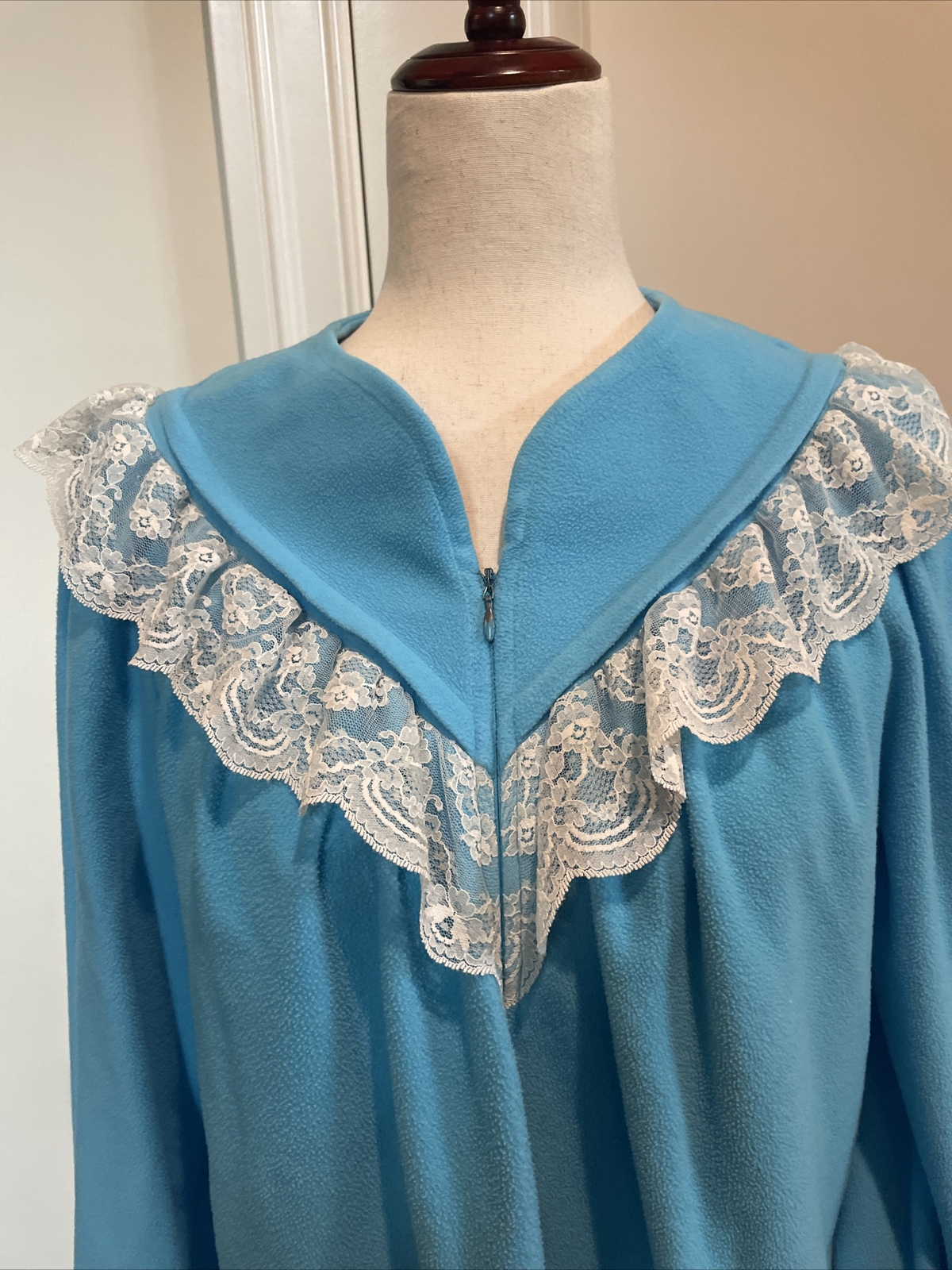 Famous Bodies Medium Vtg Robe Housecoat Blue 1/4 Zip Lace Fleece Long Slv Sears