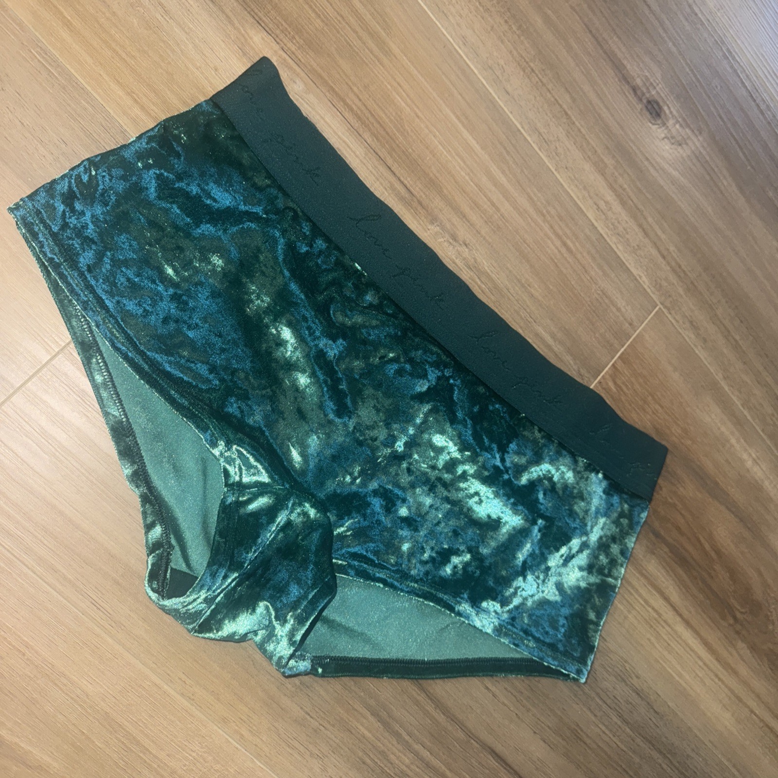 Vintage Victoria’s Secret Green Velvet Boy Shorts Panties Size M Sexy Panty