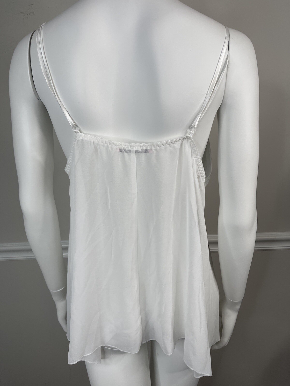 Vintage Women’s L Linea Donatella White bridal beaded chemise nightgown