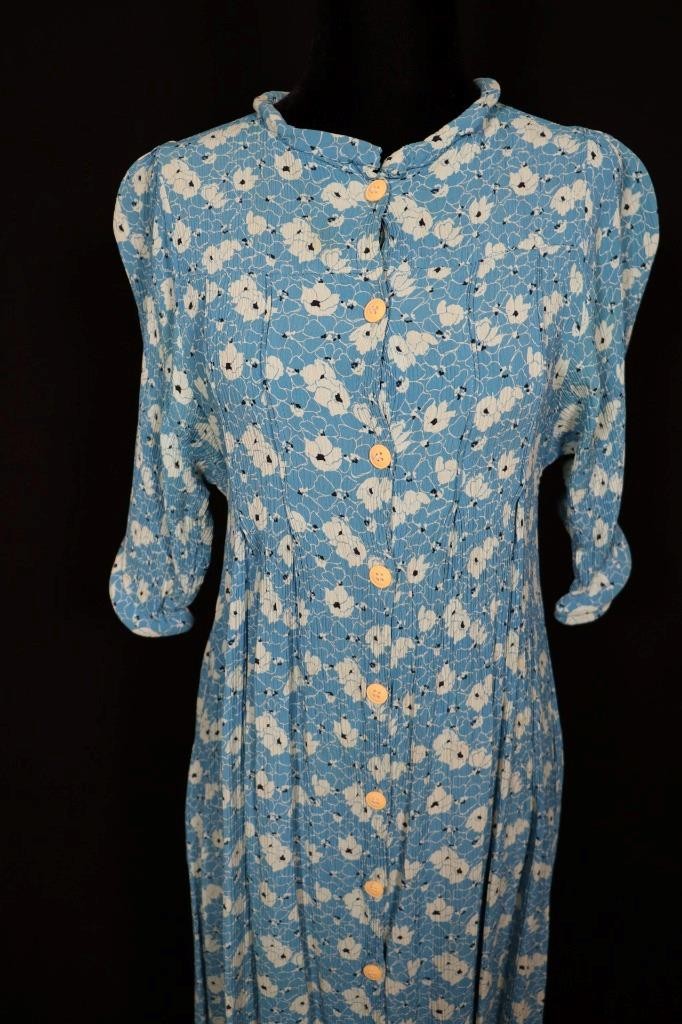 Vintage 1960’s French Blue Rayon Floral Print Dress Size 6-8