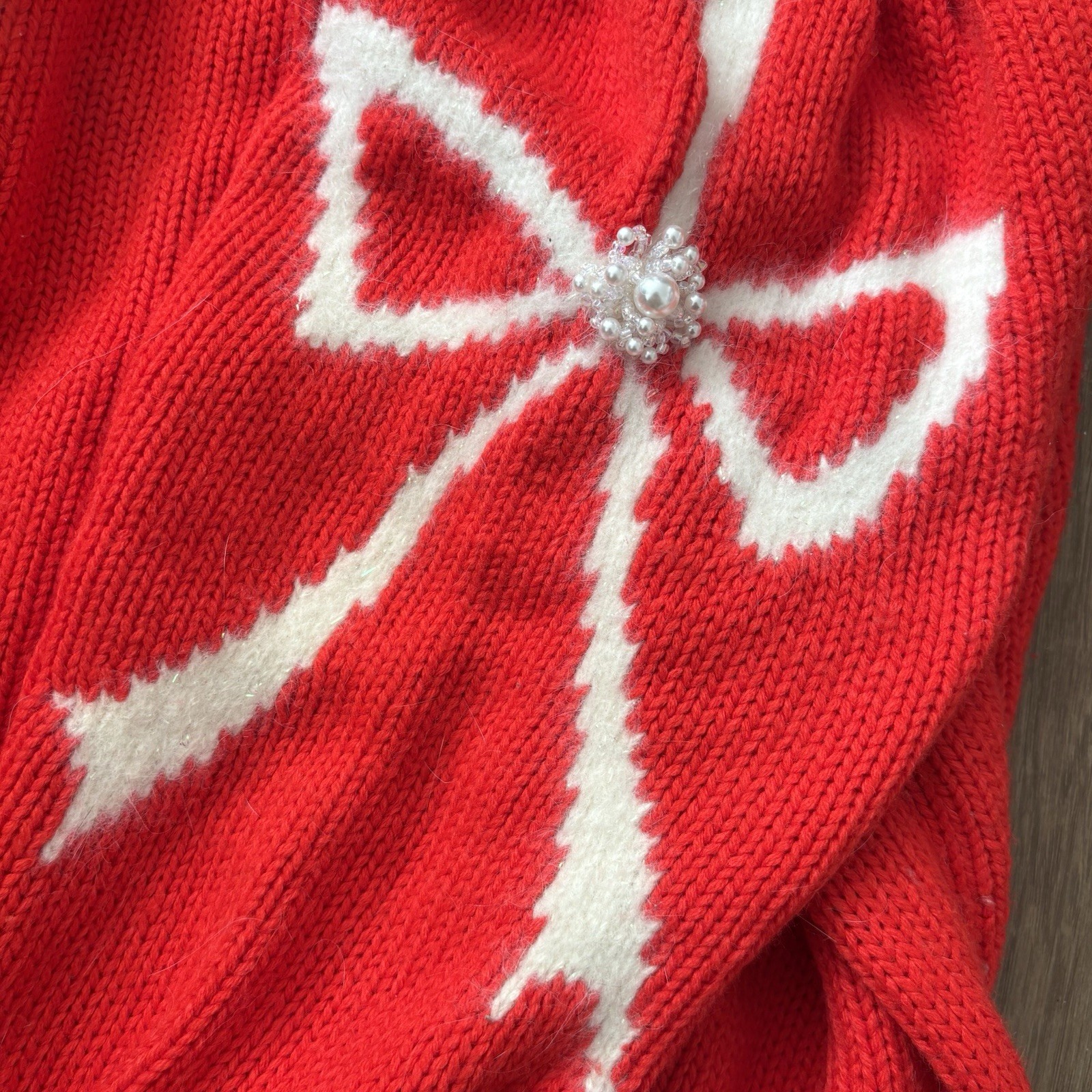 Vintage 1980’s Maurada Casuals Red & White Knit Bow Beaded Pearl Sweater M