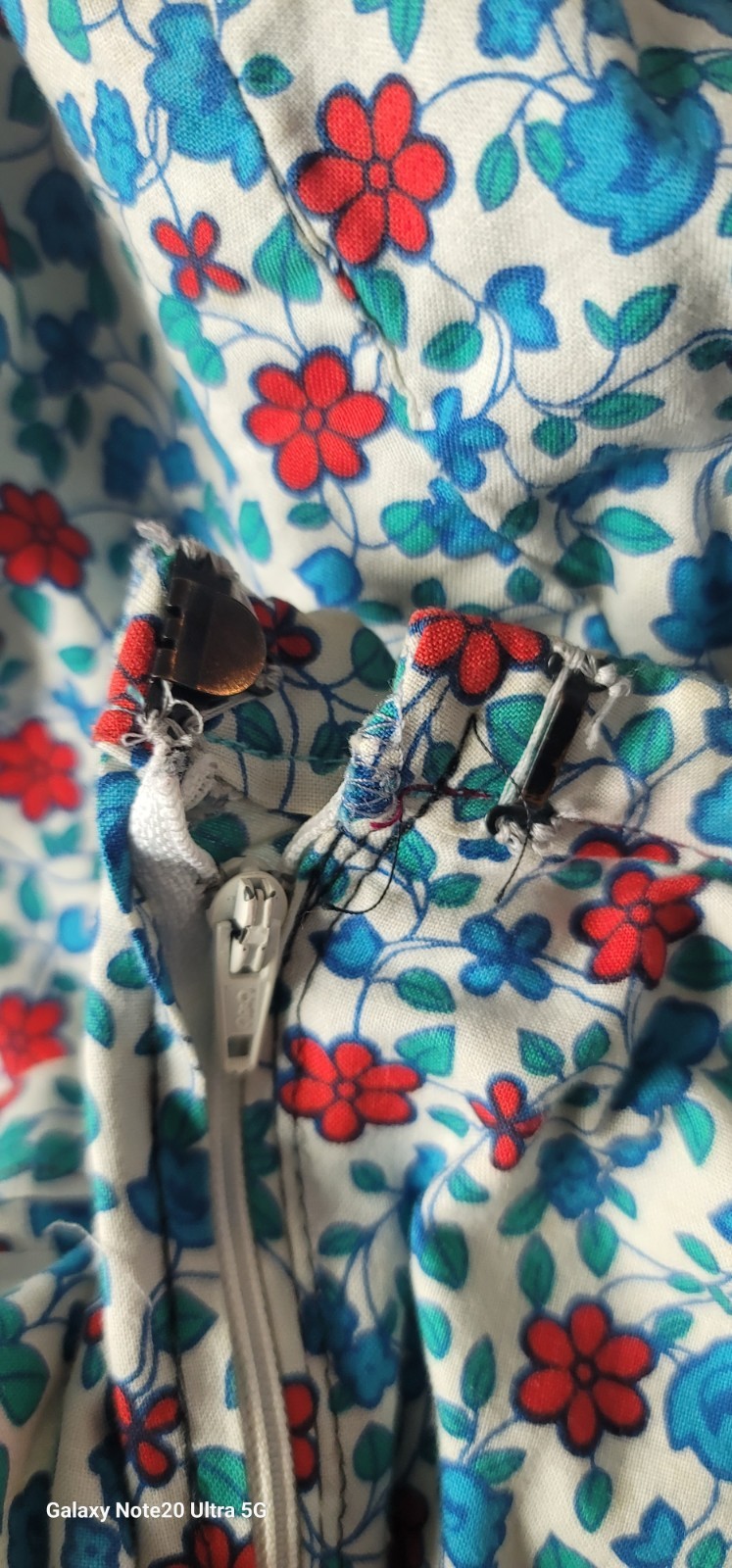 Vintage 1960’s – 1970’s Summer Floral, Long Sleeved, Hippie, Prairie Med/Lg.