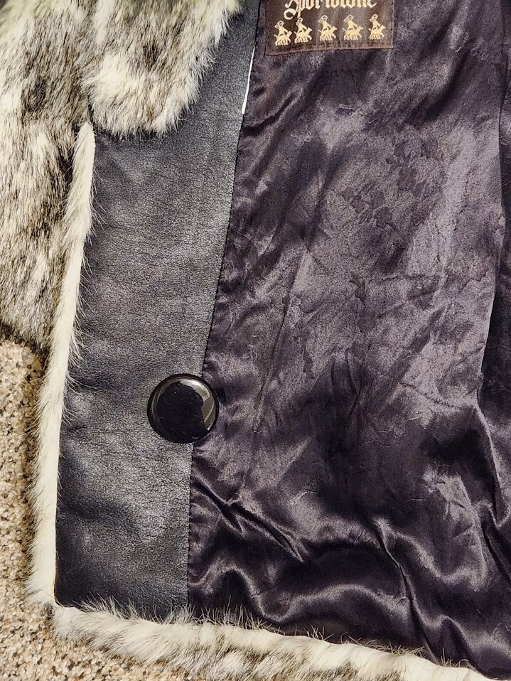 Sportowne Lush Black & Off White Faux Fur Coat Size 8 Vintage Side Pockets