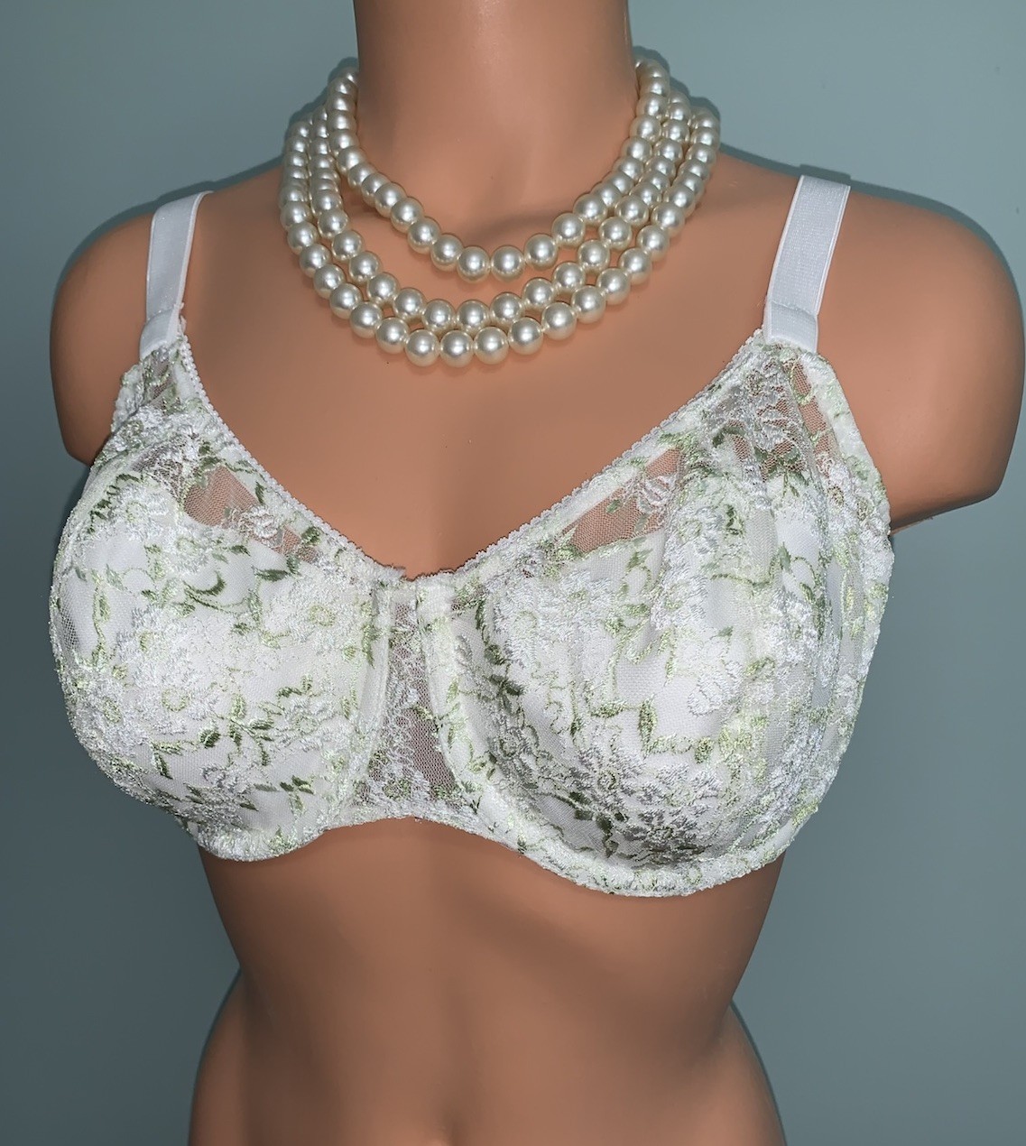 Vtg NWOT Olga Shiny Satin & Lace UW Bra 40C Embroidered lace