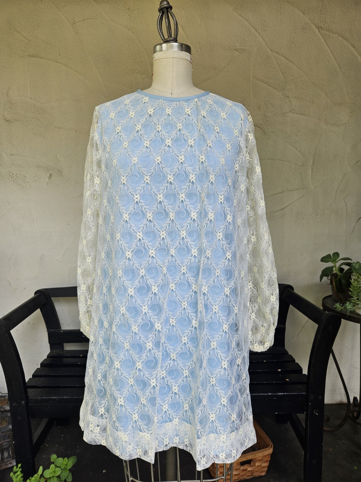 Vintage 1960s Mini lace Dress Lace Long Sleeves Size Sm 1969 Woodstock Hippie