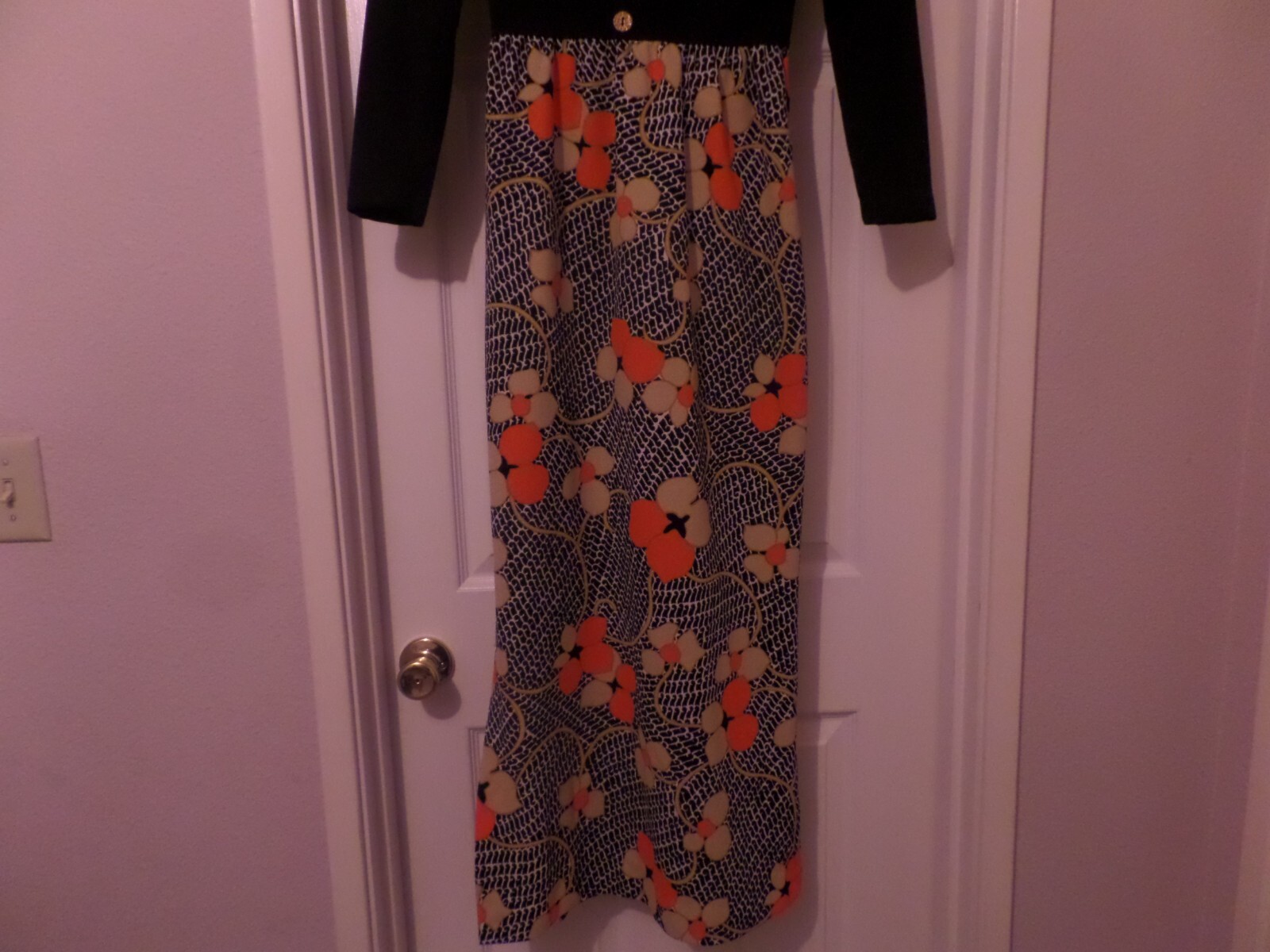 VINTAGE 1970’S BLACK/FLORAL DOUBLE KNIT MAXI DRESS BY „IT’S BETTER” SIZE 7