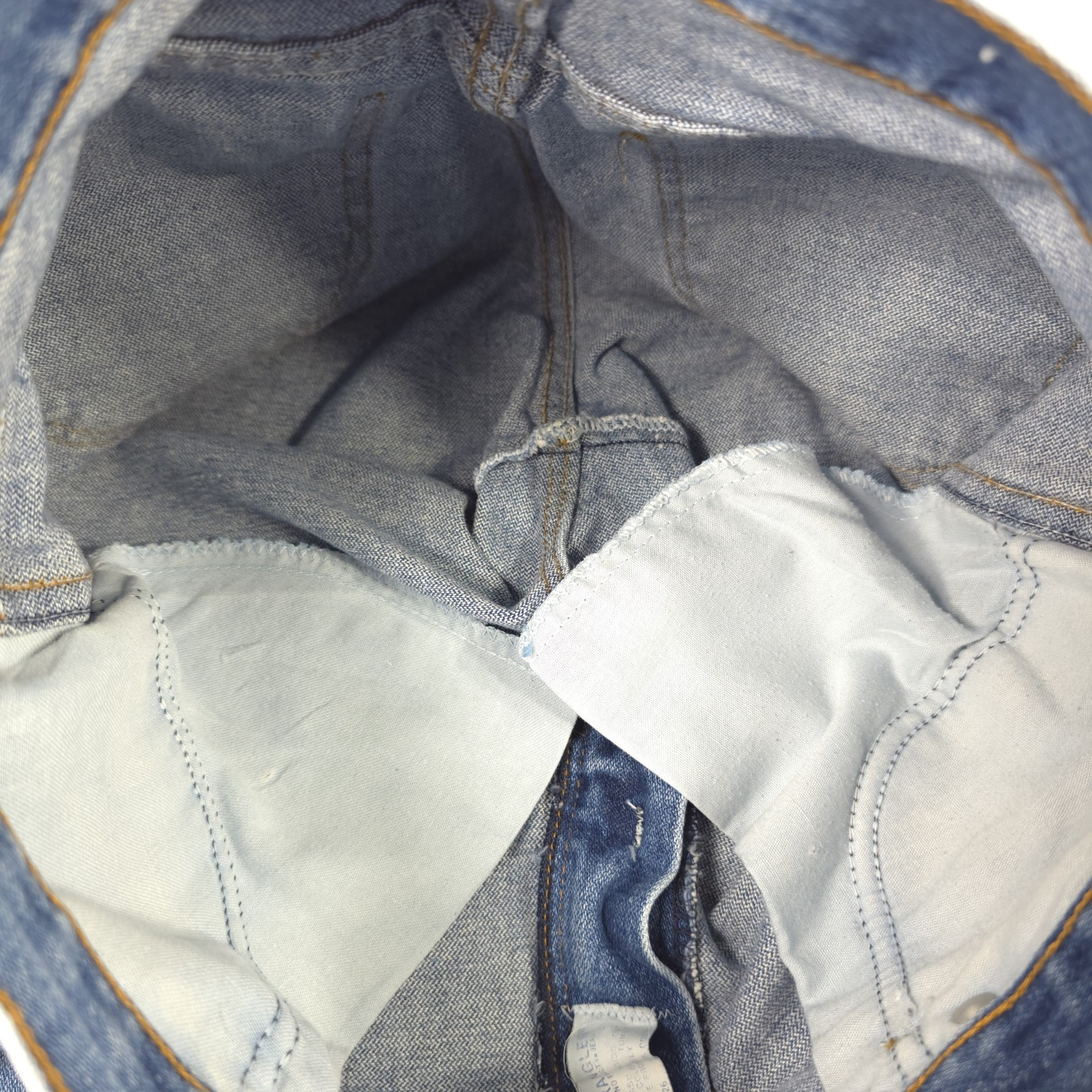 VINTAGE WRANGLER WOMEN’S JEANS SIZE 10 AVERAGE MEASUREMENTS 27×32 *100% COTTON*