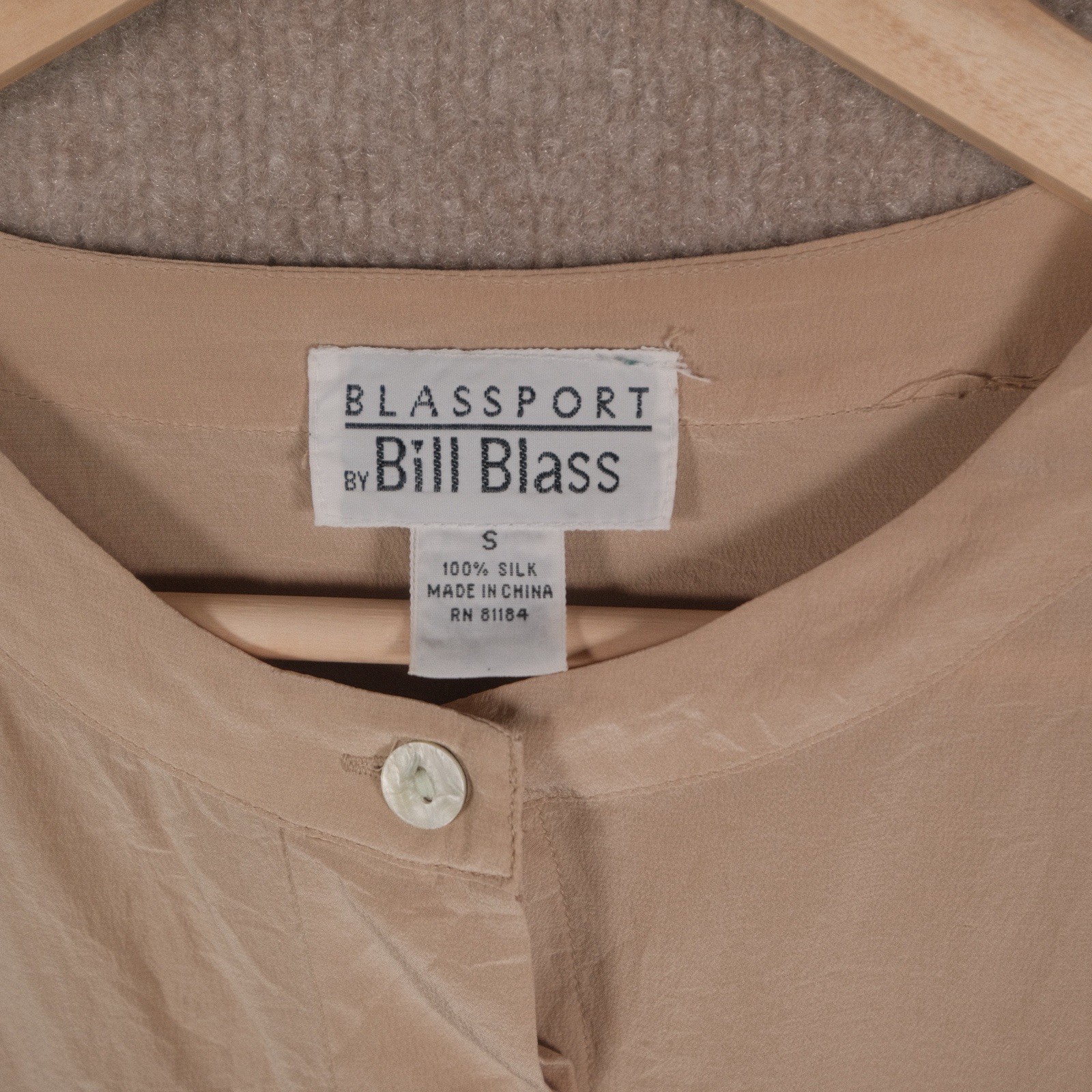 Vintage Blass Port By Bill Blass Women’s 100% Silk Shirt Band Collar Beige S