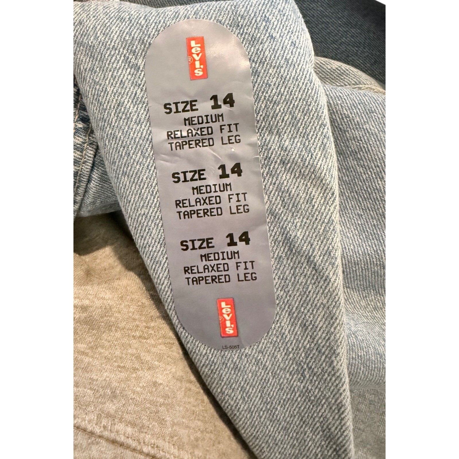 Vintage Levis 550 USA Made Mom Jeans Relaxed Tapered High Rise Light Wash 14M