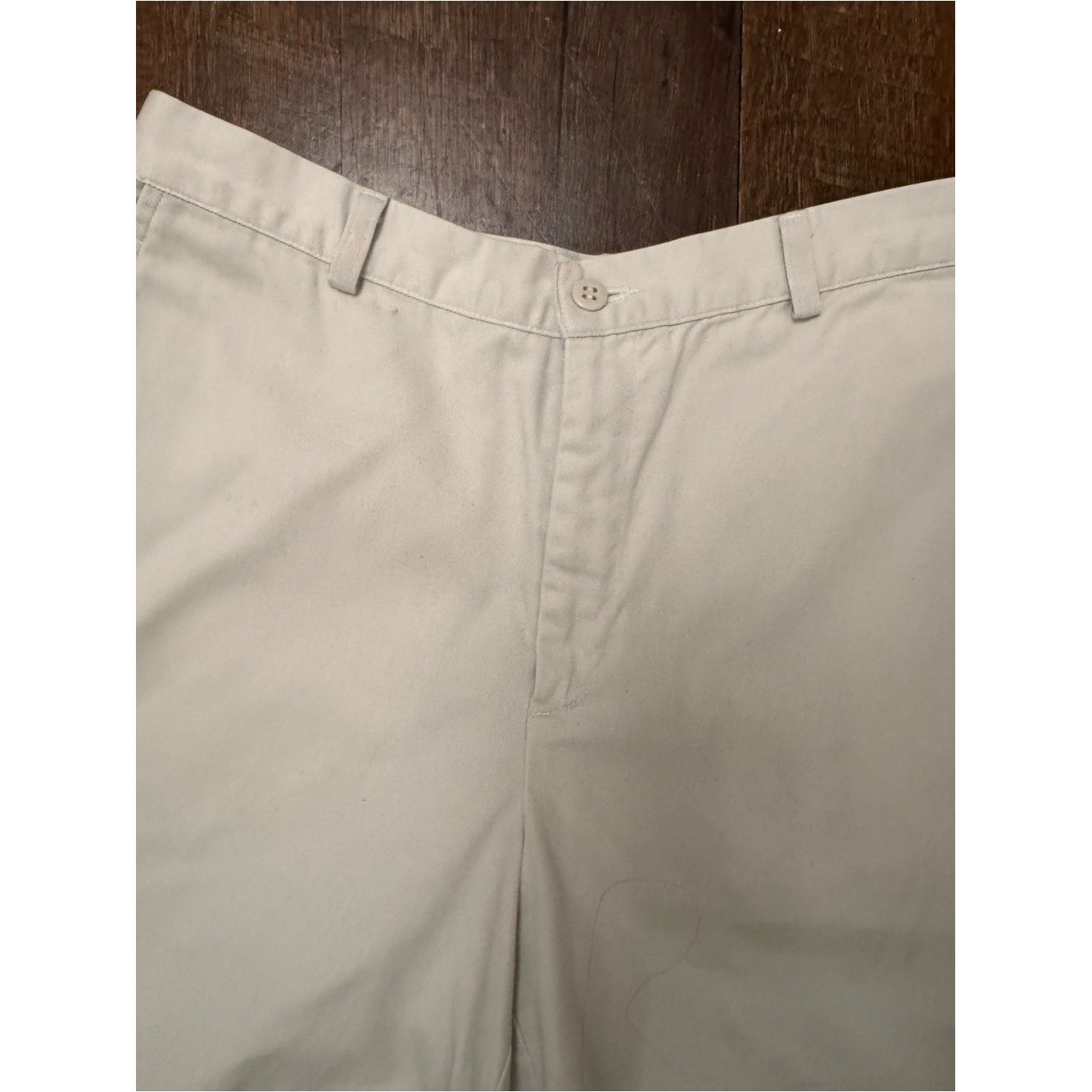Vintage Y2K Dockers Khaki Cotton Shorts Women’s Size 12 High Rise 6″ Inseam