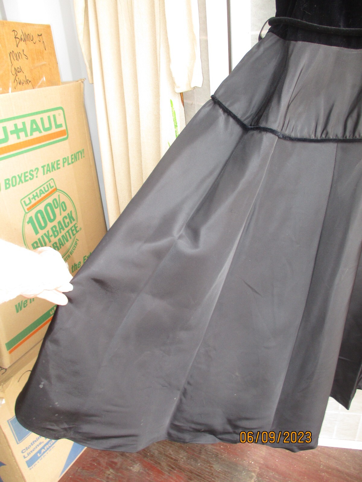 40s Black Velvet and Taffeta Dress w/tie belt sz35x24xfree