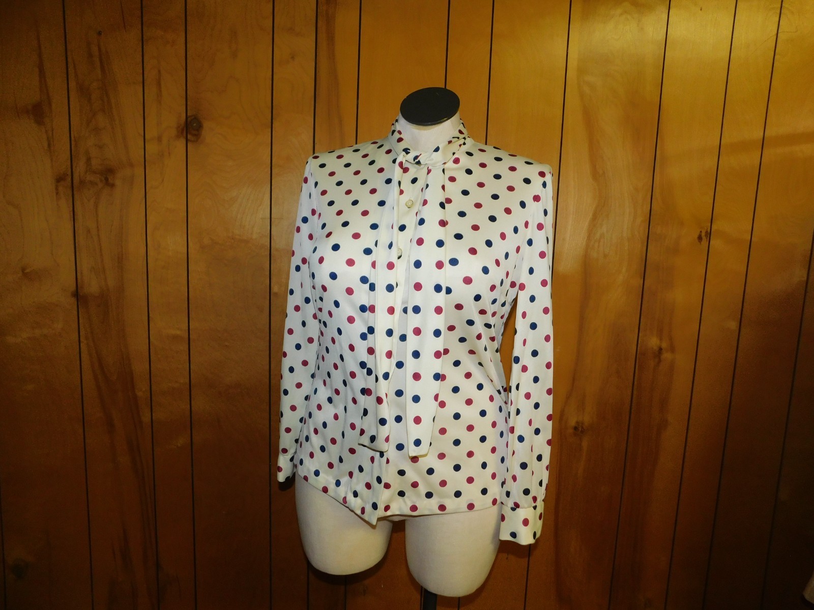 Vintage WILROY TRAVELER Cream w/ Maroon and Navy Dots bust 44″*