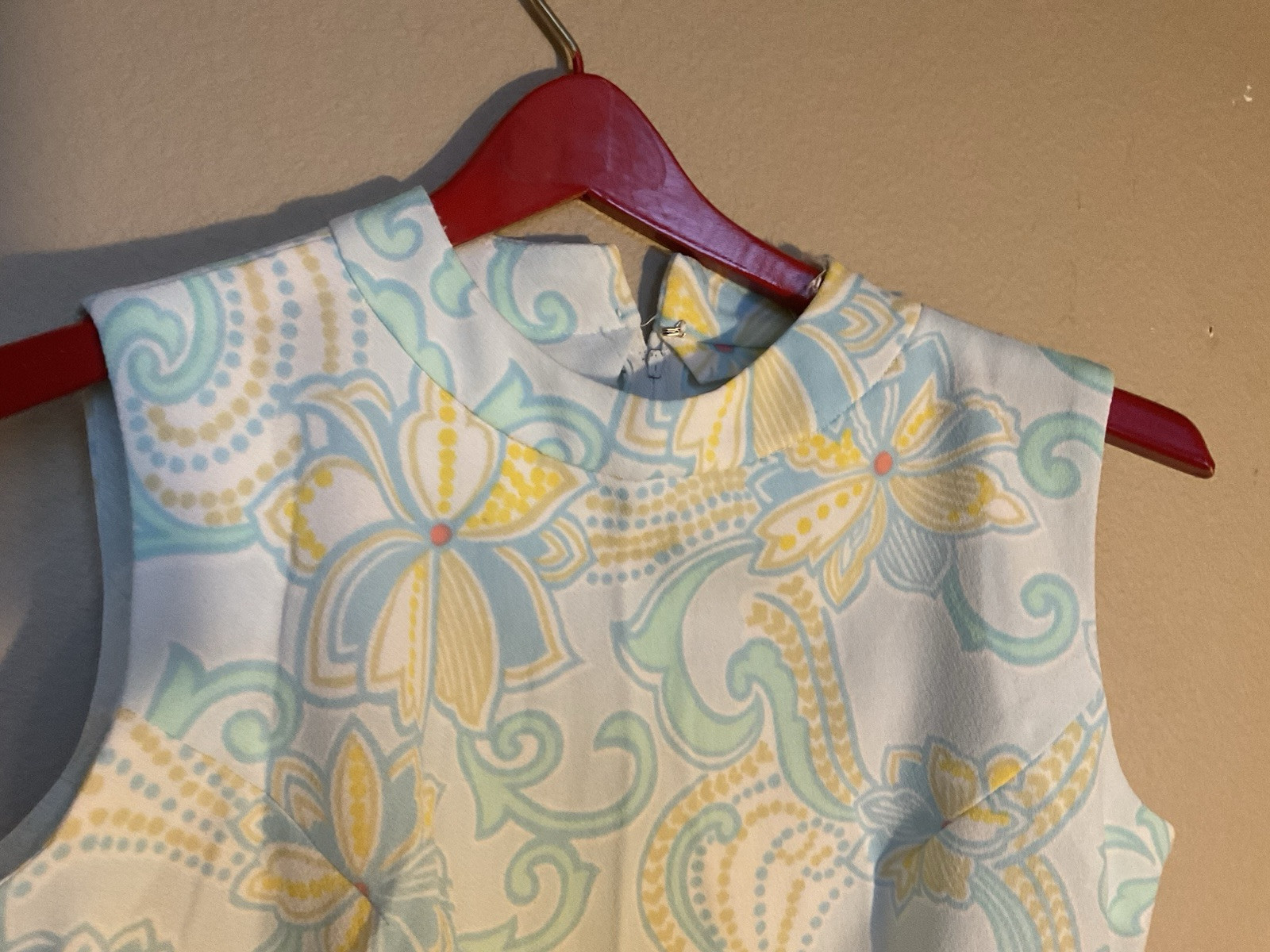 ‘It’s Better” Vintage Groovy 1970s Dress Polyester Double Knit Drop Waist Floral