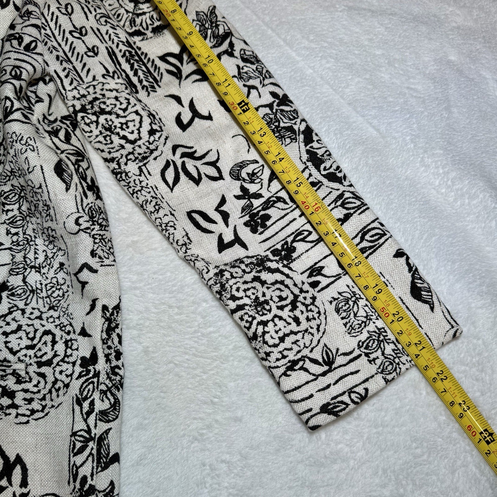 Vintage 90s Kenneth Mitchell Petites Black White Tapestry Blazer 8P USA