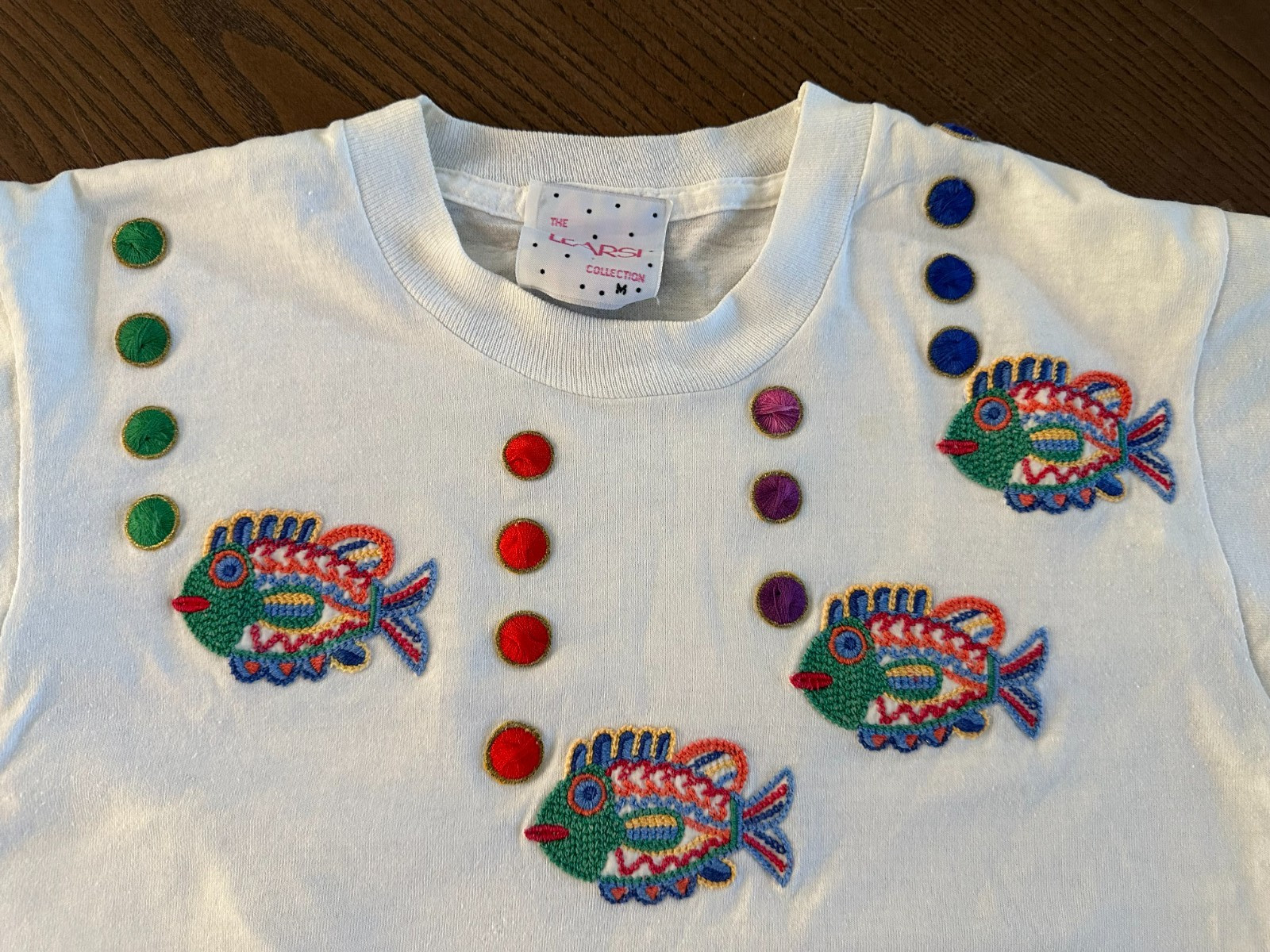 LEARSI Vintage Women’s Size Medium Single-Stitch White Tee w/ Embroidered Fish