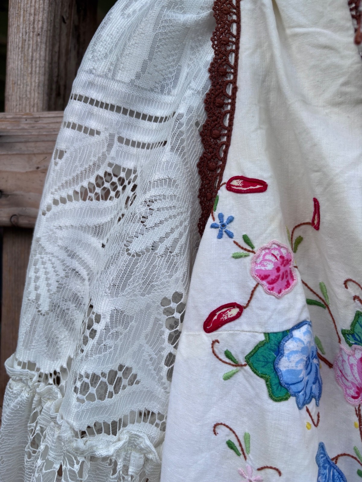 VTG cotton 2seeyou dress with colorful embroidered floral designs and faux gold