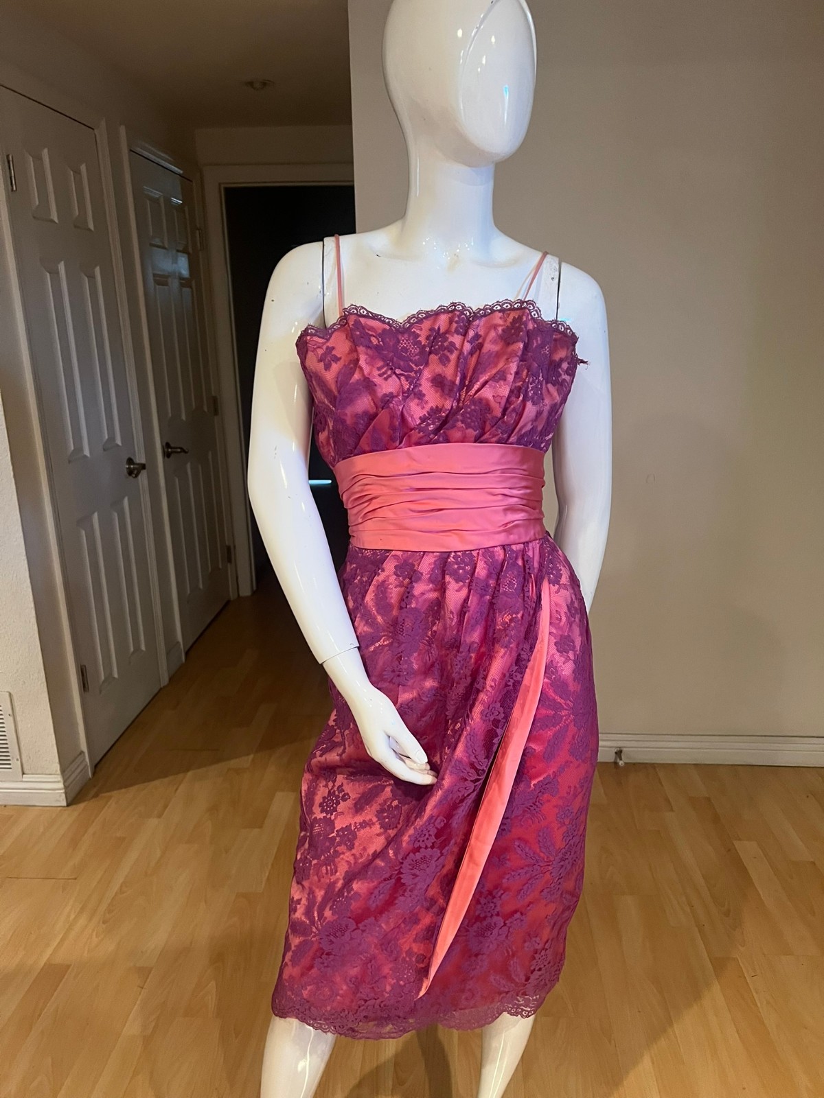 50’S VINTAGE CEIL CHAPMAN LACE TAFFETA RUCHED WAIST DRESS SIZE 4-6
